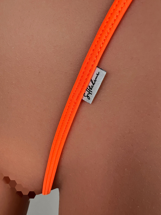 STRINGI z dziurką w kroku 1015-11